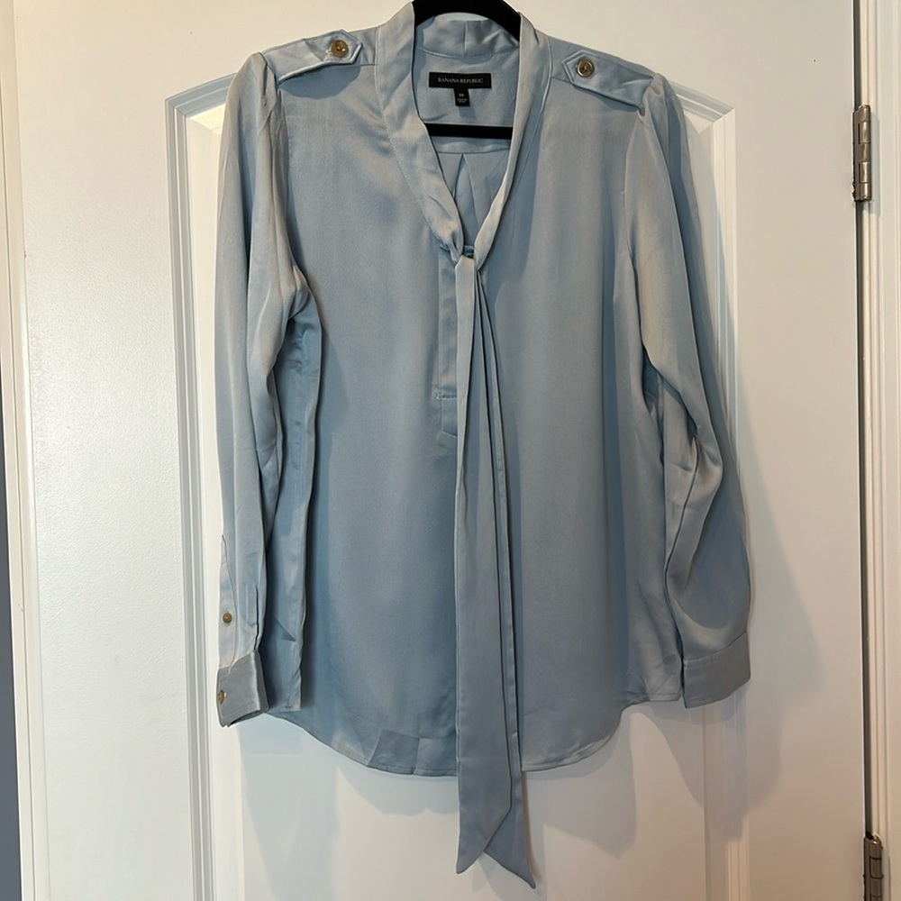Banana Republic Long Sleeve Tie-Neck Blouse, Medium